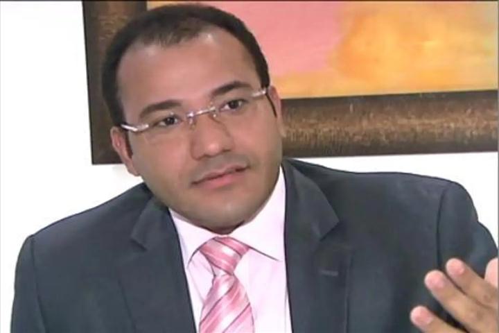 Salvador Holguín