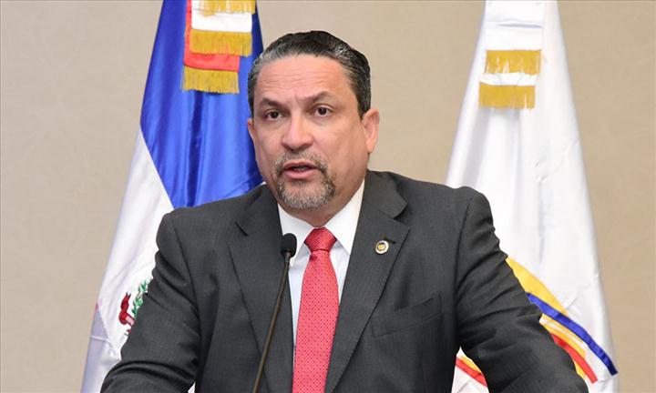 hijo de César Prieto