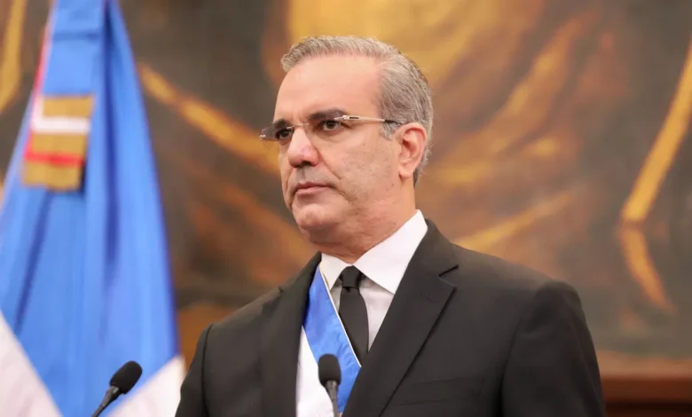 Gobernante Luis Abinader sugiere a la oposición “que aporten o que se  aparten” – Periódico Sin Cortapisa